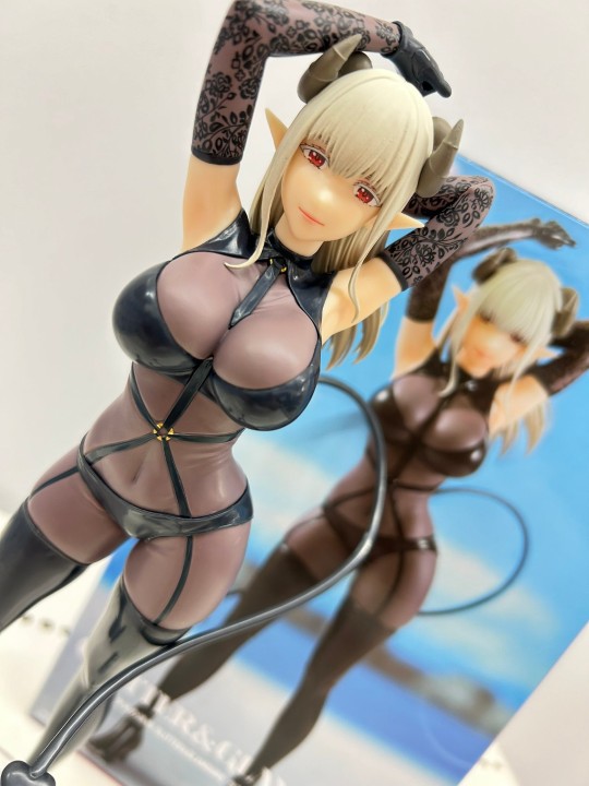 眼镜厂 独特魅力 2.5次元的诱惑 拉丝塔洛忒 梦幻服装造型 大货实拍返图搬运