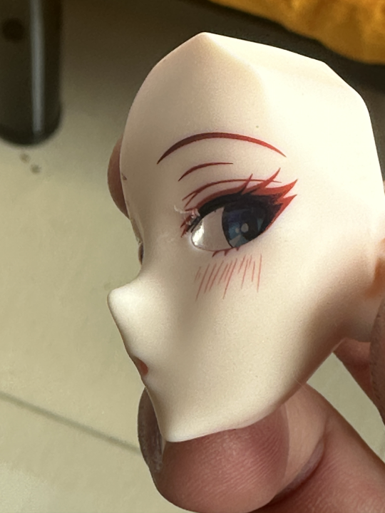 中奖 追视眼有眼角有疑似胶水的东西