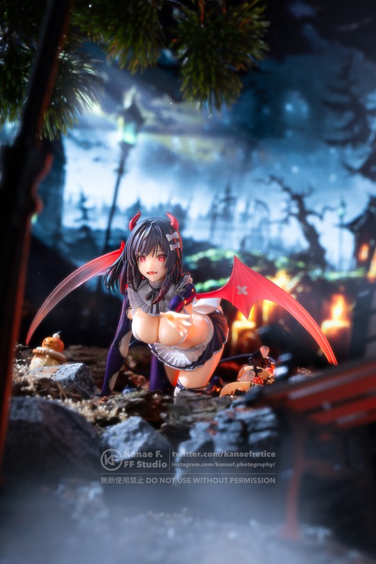 走到个一片墓地有个女人朝我伸手