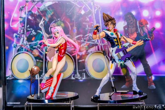 MegaHouse 超时空要塞7 Fire Bomber 演唱舞台 套装 展图搬运