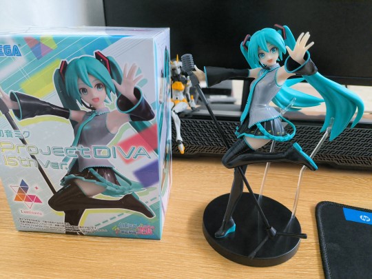 初音未来，然后就是Sbga你🐴4了