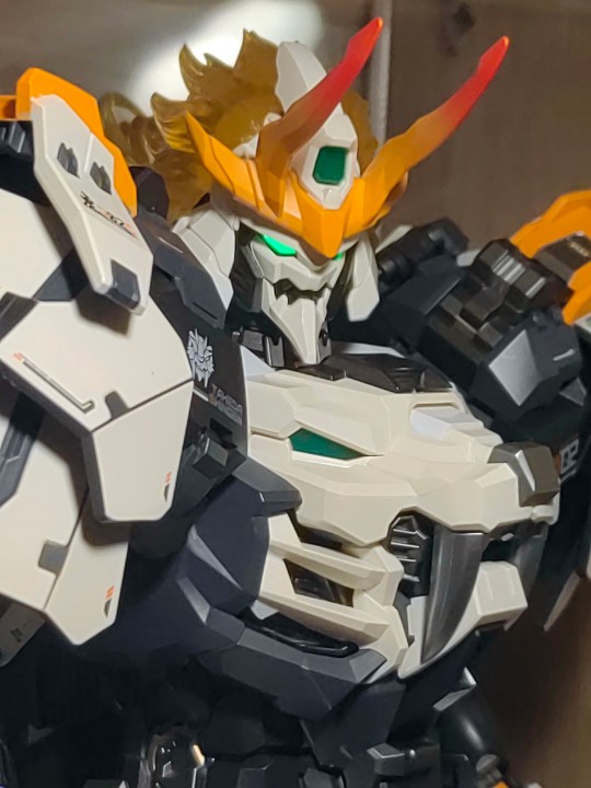 只是站着就足够看了