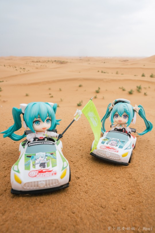 沙漠里拍初音未来？