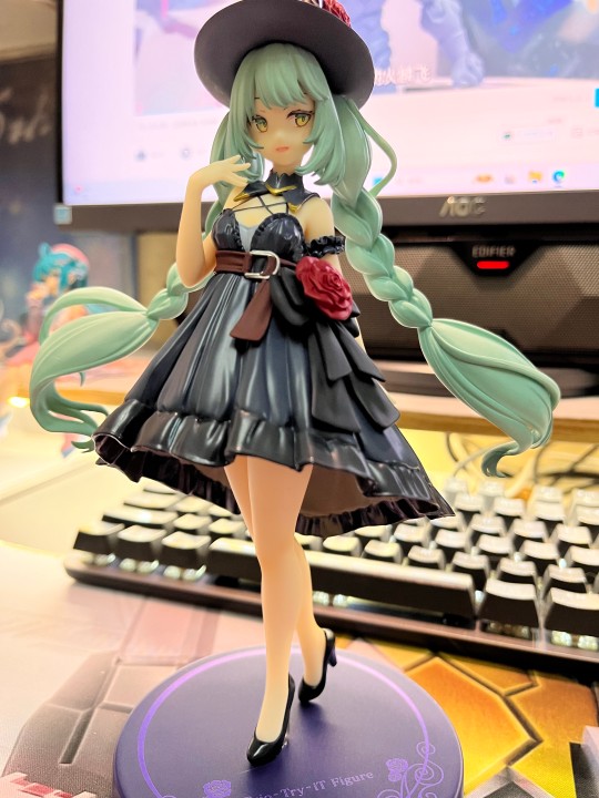 初音 户外连衣裙