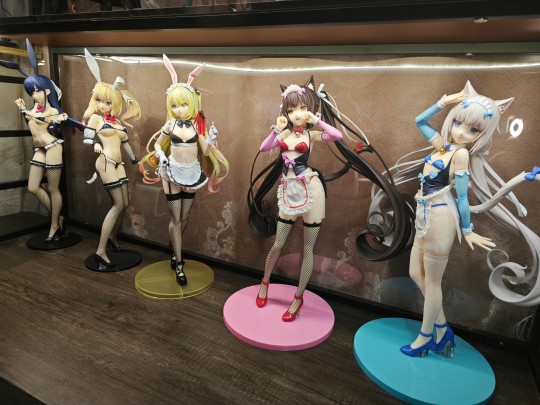 自制展示架给女仆们一个 家 ~~（狗头）