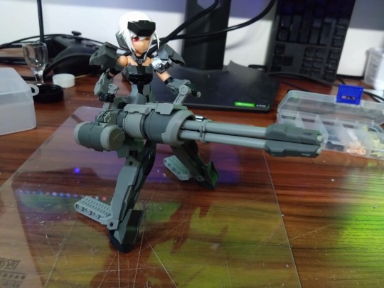 轰雷改［黑］& FGM148 反坦克导弹