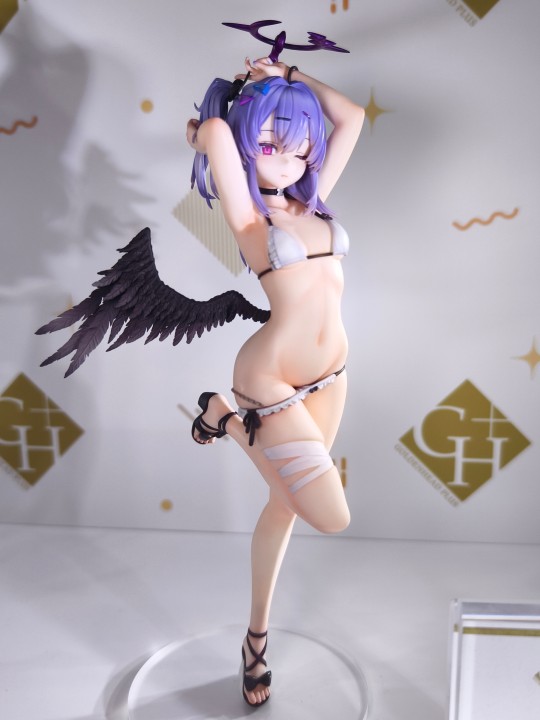 黄金头 NIYA 泳装 WF上海返图