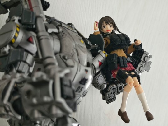 抓到你了，美味的阿月妹😄