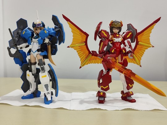 宇宙星神 盖亚机娘和阿波罗机娘