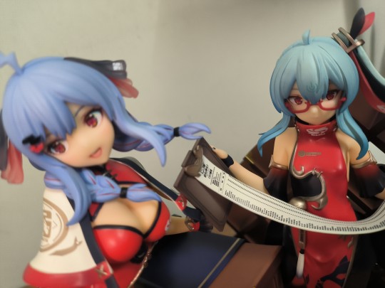 黑丝33加白丝22,>3<prapra