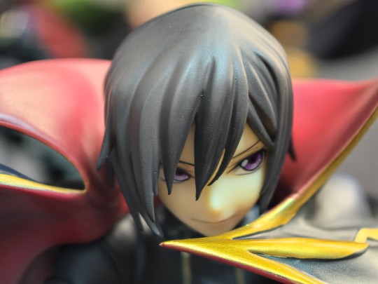 只能说不愧是MeagHouse。这价格做工也太糙了，斗篷也不可脱