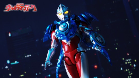 SHF 亚刻奥特曼 皓月装甲