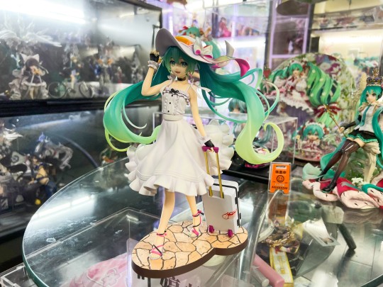 叶婷峰少 手办收藏之438-明天初（个锤子差）音未来