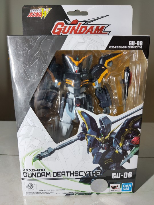 开盒 GU-06 新机动战记W 死神高达
这个系列我很喜欢啊，放办公桌上随手扭扭没压力，死神真的是不管哪个系列都好帅啊。
开盒 GU-06 新机动战记W 死神高达 PART2
涂装干净舒服，身型很TV，最近在补动画就很熟悉亲切，正。
总有人说GU怎么差怎么垃圾，这系列本来就不是高端定位，是让小朋友上手对玩具感兴趣任玩唔嫐，先搞清楚有点逻辑再喷好吧，100块这素质还要什么自行车。