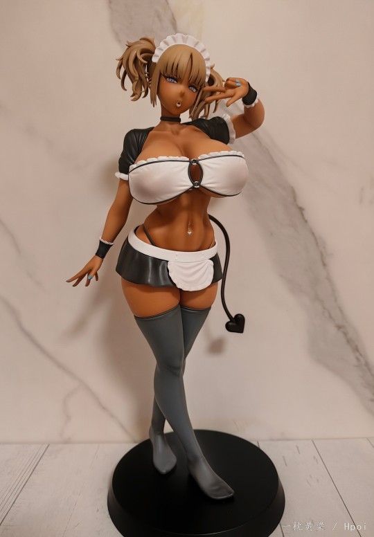 q-six 黑色辣妹女仆淫魔要吃掉主人了 可可亚