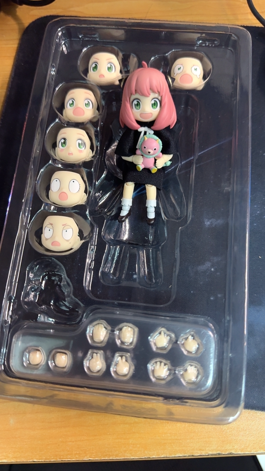 shf 阿尼亚布衣版