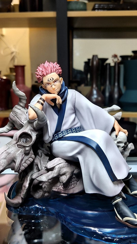 开盒 figuarts zero 咒术回战 宿傩
这个大爷很不错，做工细看还是很糙，神韵氛围与感觉做得还是很到位的，尤其挑衅脸活灵活现，就是这个市价竟很奇妙地翻倍了不能愉快入手了。