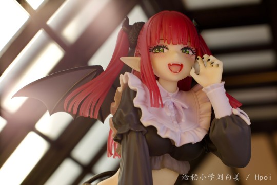 呜哇哇哇哇你的指甲扎到我了快断了快放开！！！