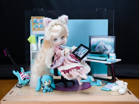 画师兼吉他手的初音厨猫猫头