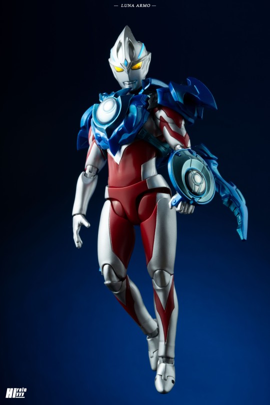 亚刻奥特曼·皓月装甲