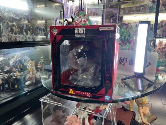 虽然腿部有蹭漆 但还不错