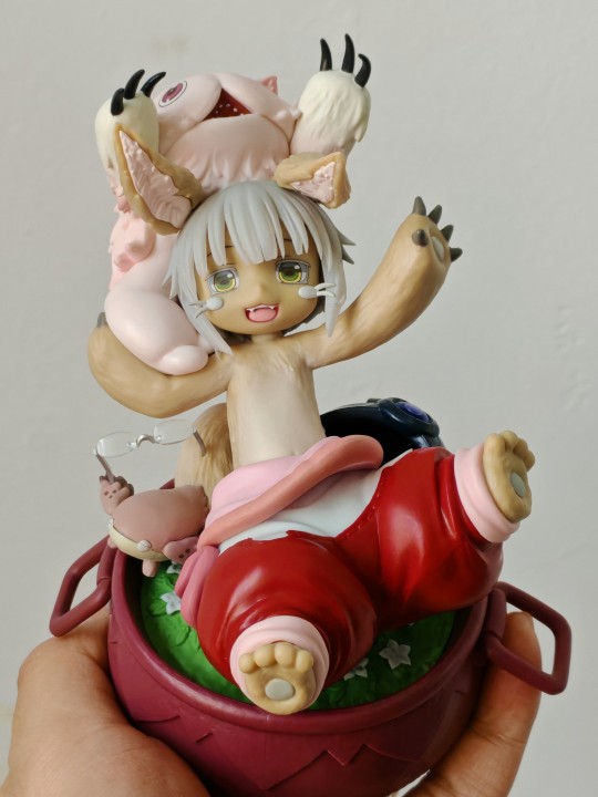 上下半身插拔太紧很干涩，使劲按的时候怕把头掰断得用点巧劲，想到牢娜还在打复活赛比较难蚌，挺有份量的。