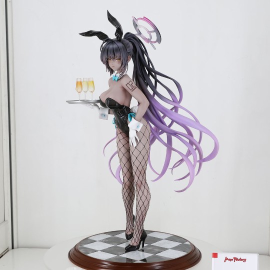 角楯花凛（兔女郎）