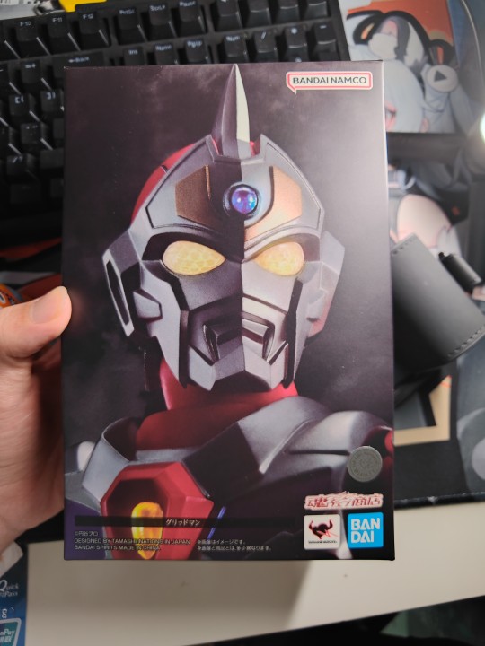 电光超人古立特真骨雕与ultra-act简单对比