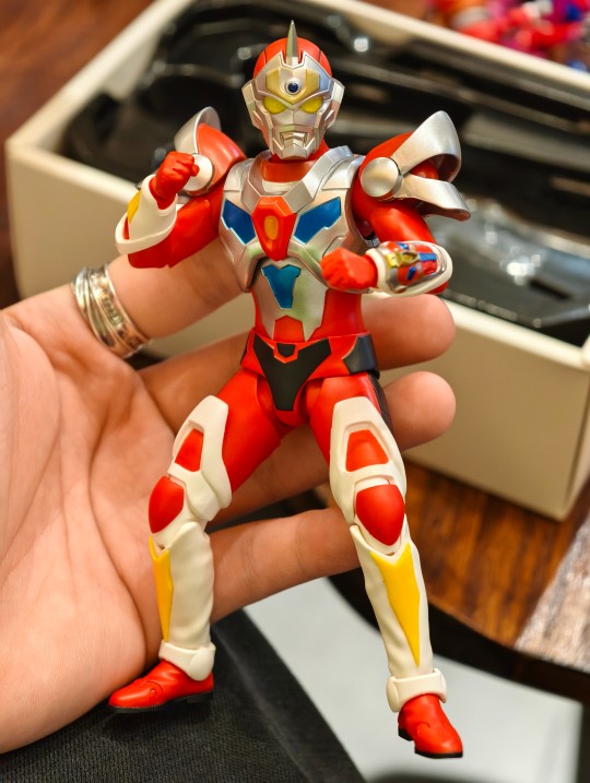 真骨雕 电光超人 古立特随拍