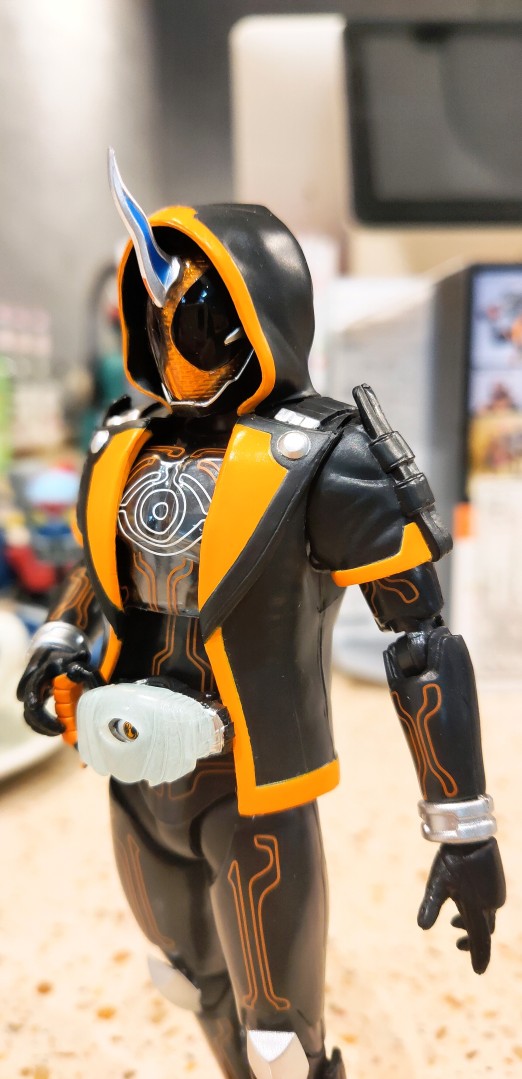 开盒 SHF 假面骑士GHOST鬼仔 平成世代版
设计和概念上无论是从前还是现在我都觉得鬼仔是很出色的，无奈被剧情拖后腿了，剧集虽没看过或许我也是被云盘洗脑太多，连带对玩具都觉得无聊起来了，果然人还是不能人云亦云，草草拍几张留底算了。
​