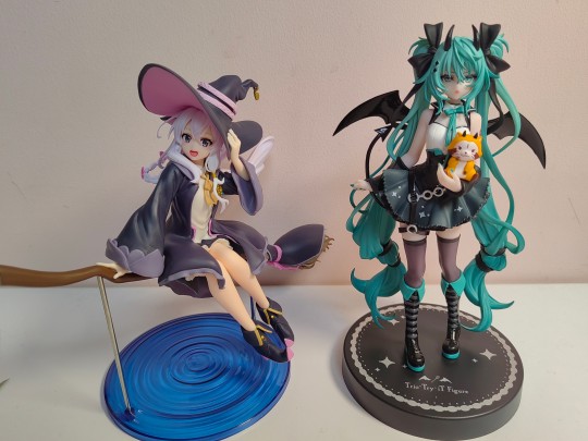 日版的再版taito伊蕾娜+初音小浣熊