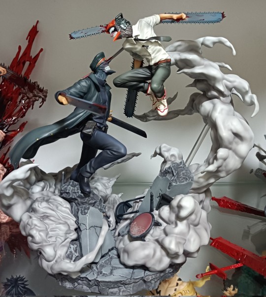 转载s-fire电锯人大战武士刀实物图