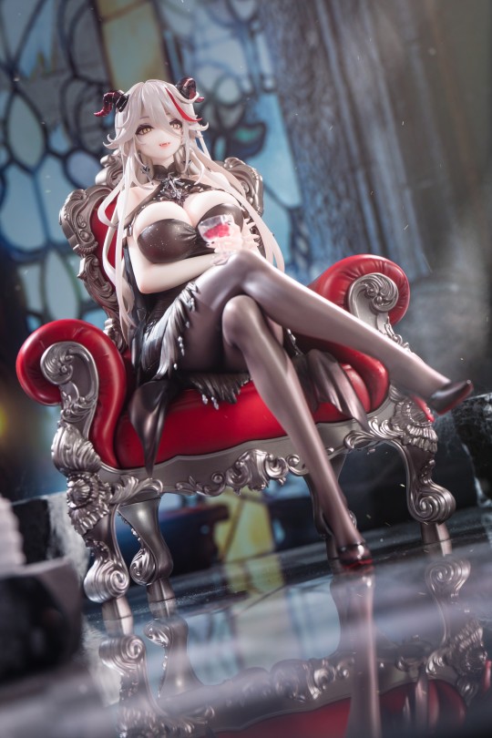 埃格妮丝大长腿！