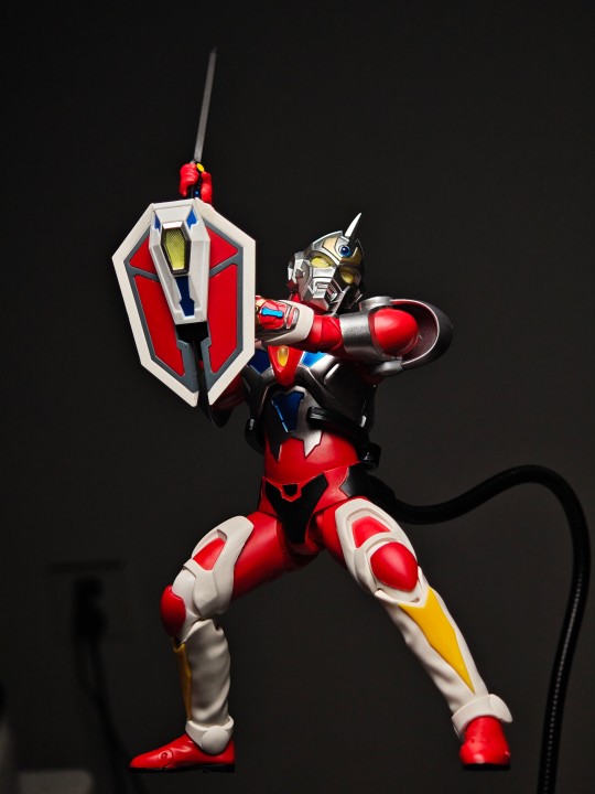 真骨雕 电光超人古立特