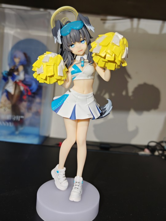 可爱的啦啦队猫冢响手办