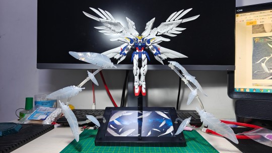 RG 零式飞翼高达EW