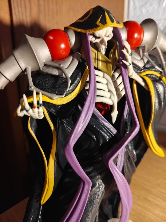 眼镜厂 overlord 安兹乌尔恭