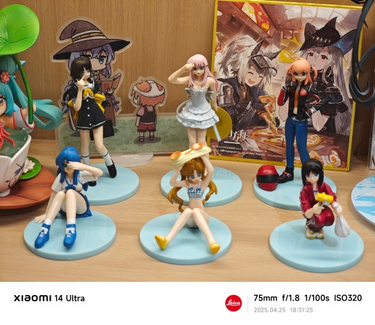 手办难搞到 只能买一下扭蛋了