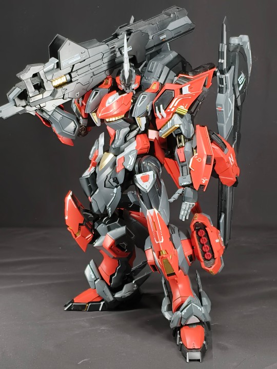 造型唬人，铁骨不行