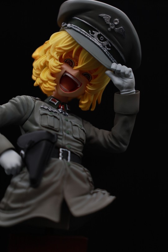 胸像 谭雅·冯·提古雷查夫