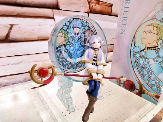 转载眼镜厂芙莉莲屏风系列景品大货实物图