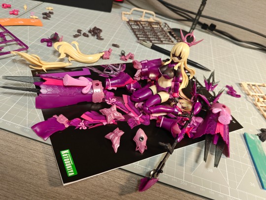 《关于因为做原色的期间差点被公交车送去异世界导致做异色的时候背部总是隐隐作痛这件事》