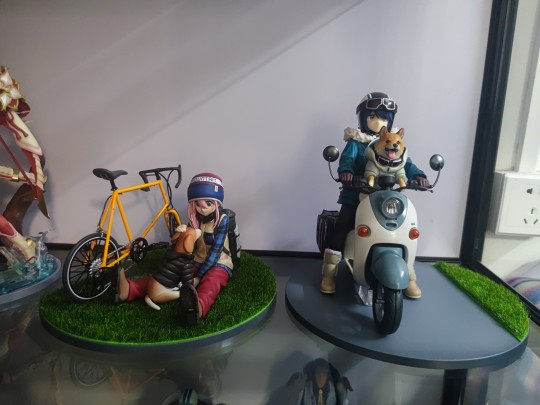 底座也忒大了！