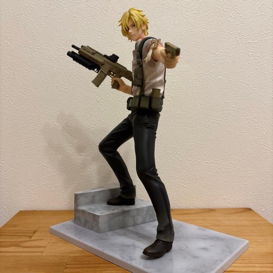 转载多角度腹肌大长腿