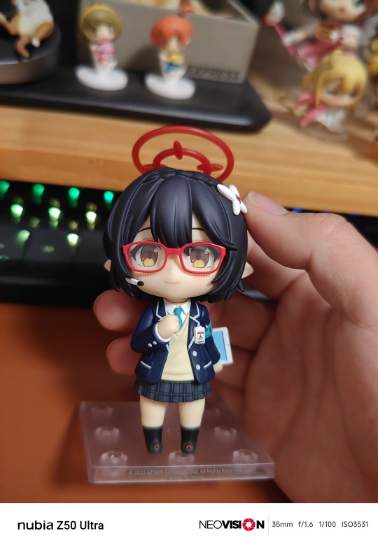 还是戴眼镜好看