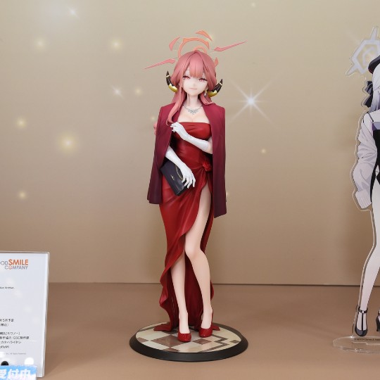 陆八魔爱露（礼服）