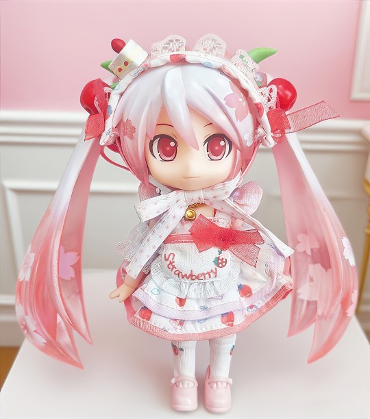 这套衣服和樱花初音果然很配