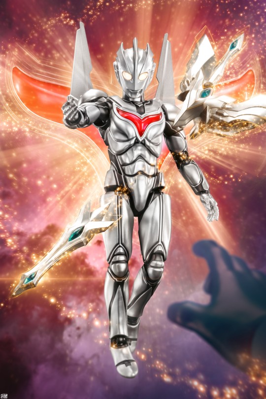 “收下吧，赛罗。” 布鲁可 诺亚奥特曼