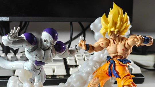 “我真的生气了，佛利萨！！”“哦弄类赛亚人！！”