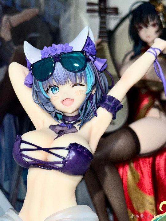 亲爱的，打起精神来了吗？好，那么就开始今天甜蜜的海滩约会吧！